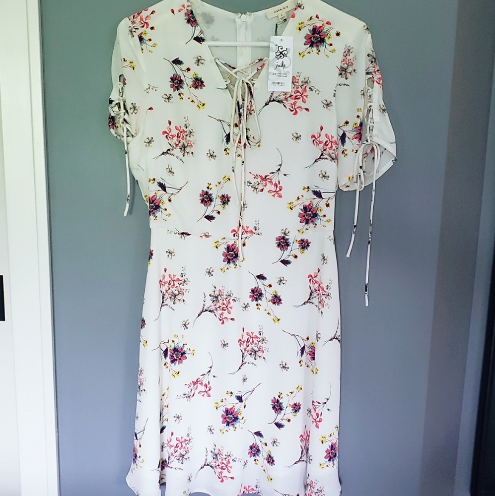 Beautiful White Flower Print Dress size Small
